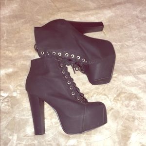 Ankle black booties